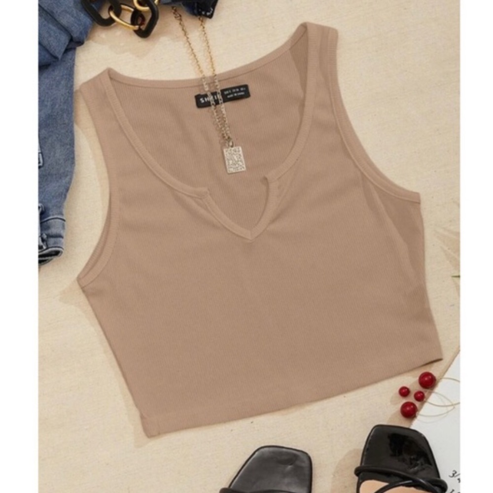 BASIC TAN CROPPED RIBBED TANK TOP